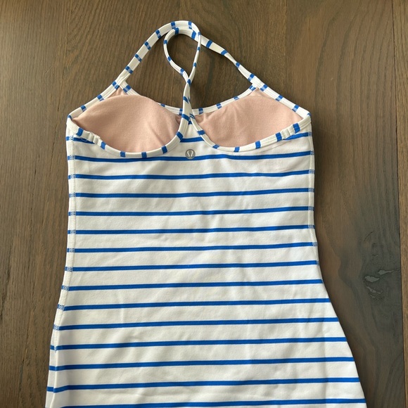 Lululemon workout tank top - Picture 2 of 2